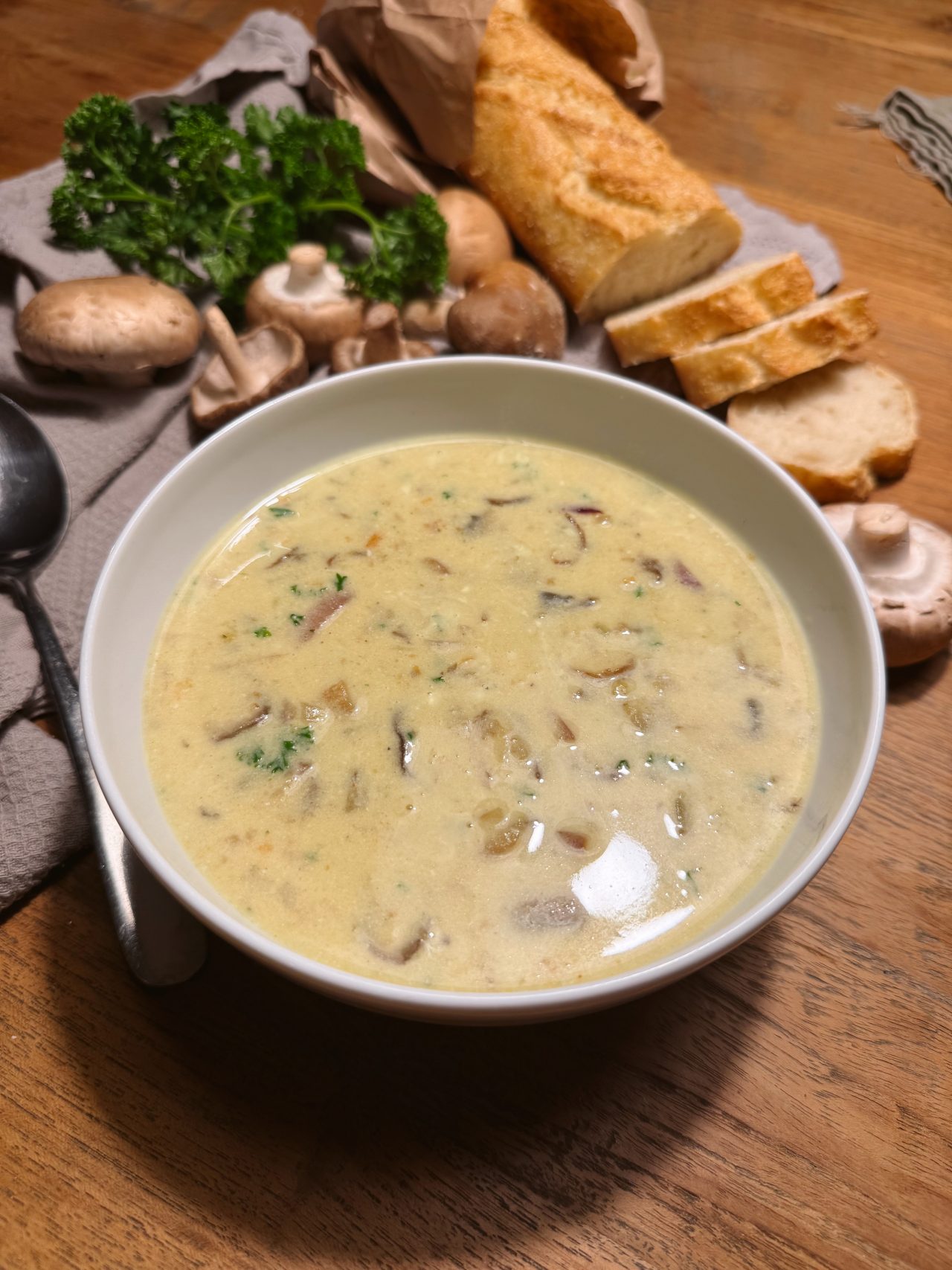 Cremige Pilzsuppe mit Curry und Shiitake